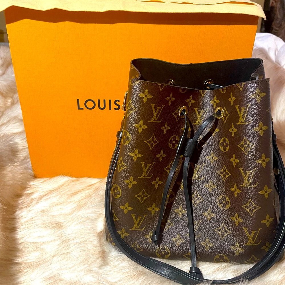 💯 % authentic Louis Vuitton Neo Neo handbag